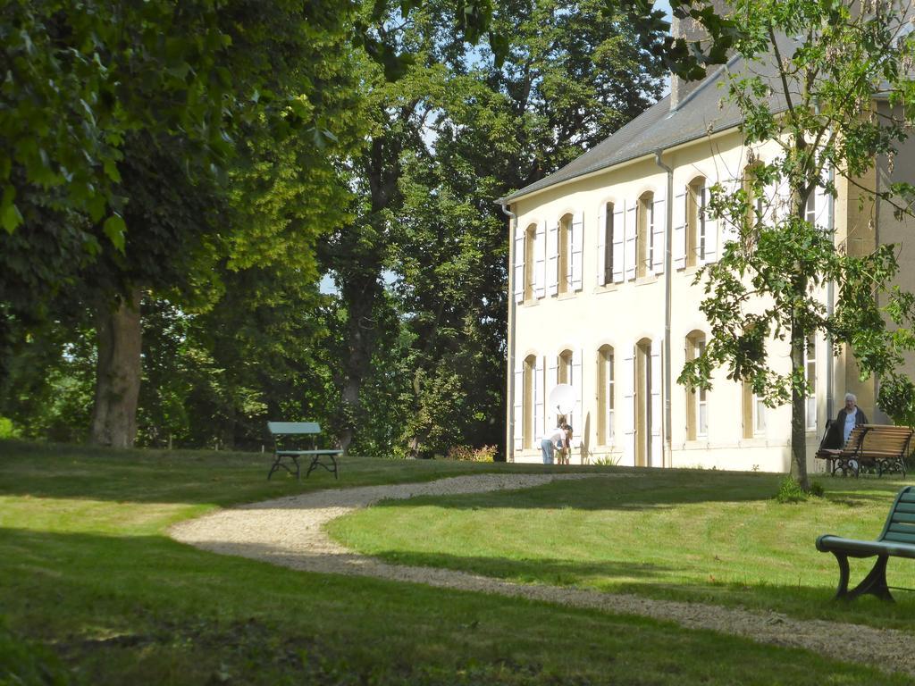 Maison D'Hotes Le Chateau De Puxe Exteriör bild